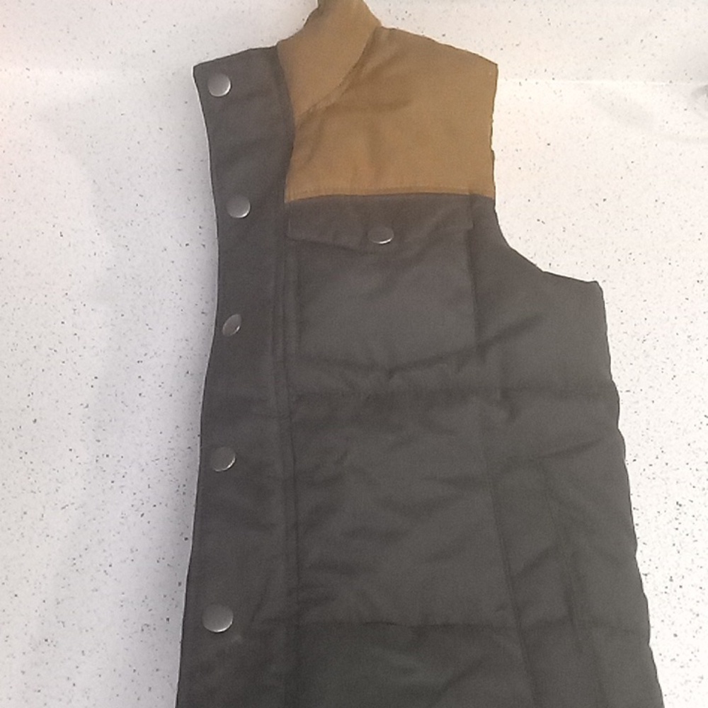 Vest - Picture 2 of 4